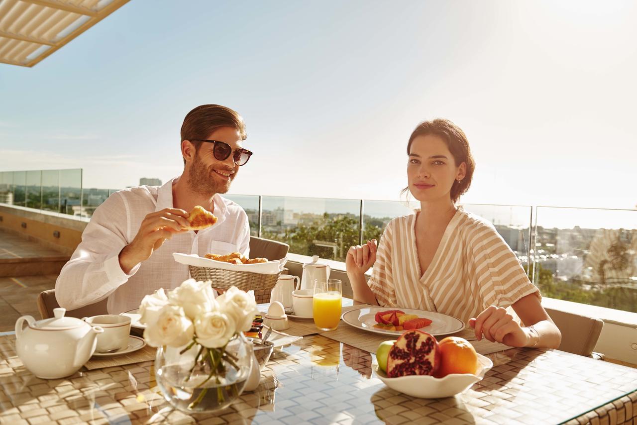 El Embajador, A Royal Hideaway Hotel Santo Domingo Exterior foto Breakfast at the West Hollywood Hotel