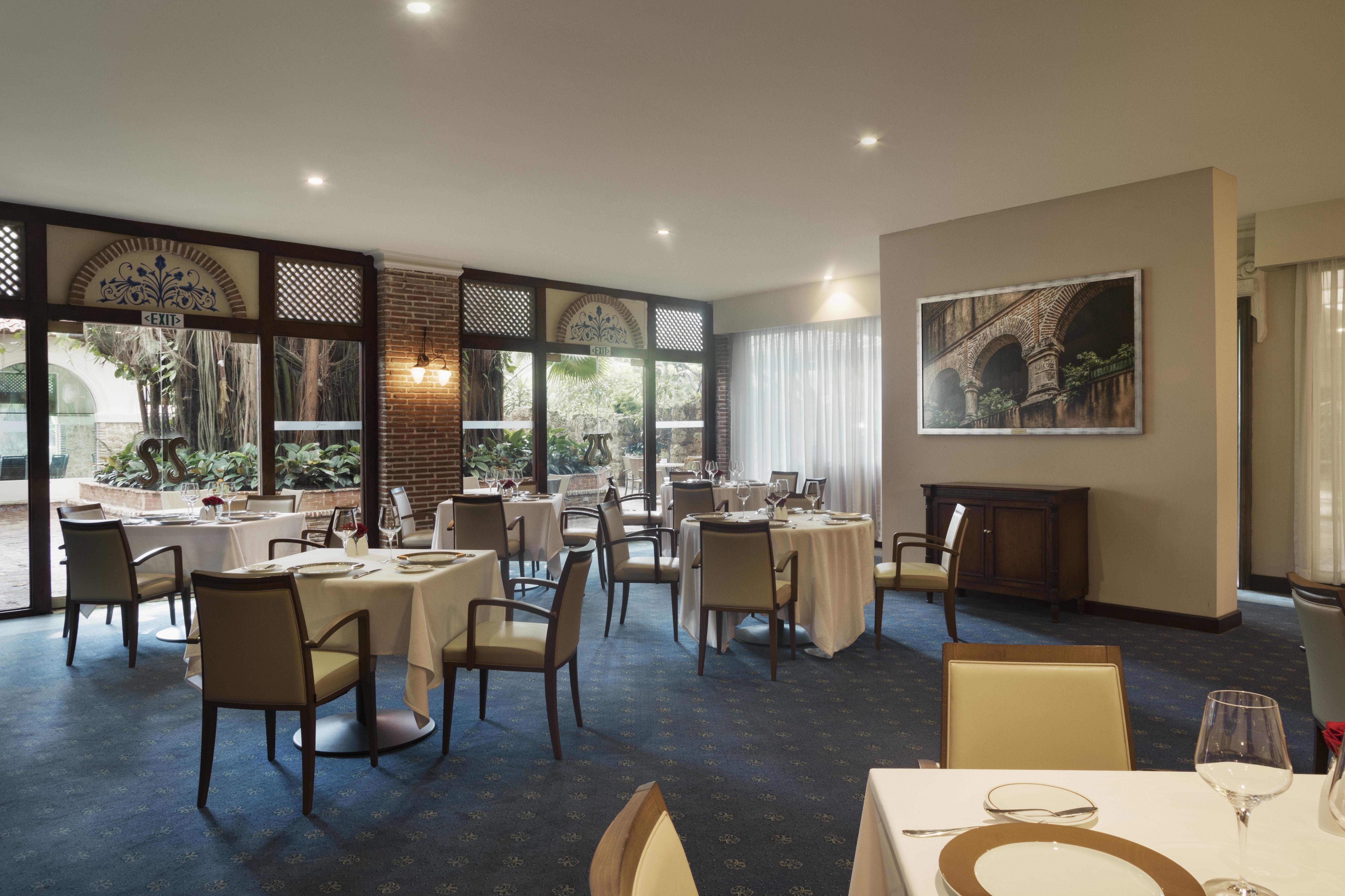 El Embajador, A Royal Hideaway Hotel Santo Domingo Exterior foto Restaurant