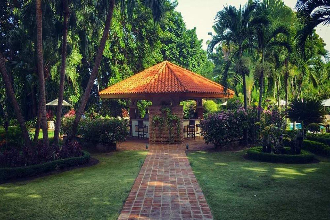 El Embajador, A Royal Hideaway Hotel Santo Domingo Exterior foto The University of the Philippines Diliman