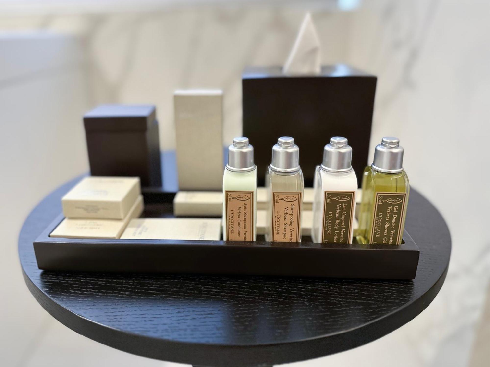 El Embajador, A Royal Hideaway Hotel Santo Domingo Exterior foto A set of toiletries